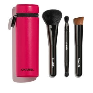 CHANEL | ✨LIMITED EDITION✨ Collection of 3 Essential Brushes in 143 - Diva